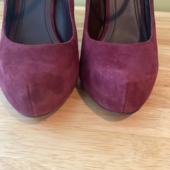 BCBG Suede Leather Platform MaryJane Paulie Heels - Picture 5 of 14